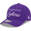 violette-gebogene-snapback-kappe-9forty-m-crown-draft-2025-der-los-angeles-lakers-nba-von-new-era