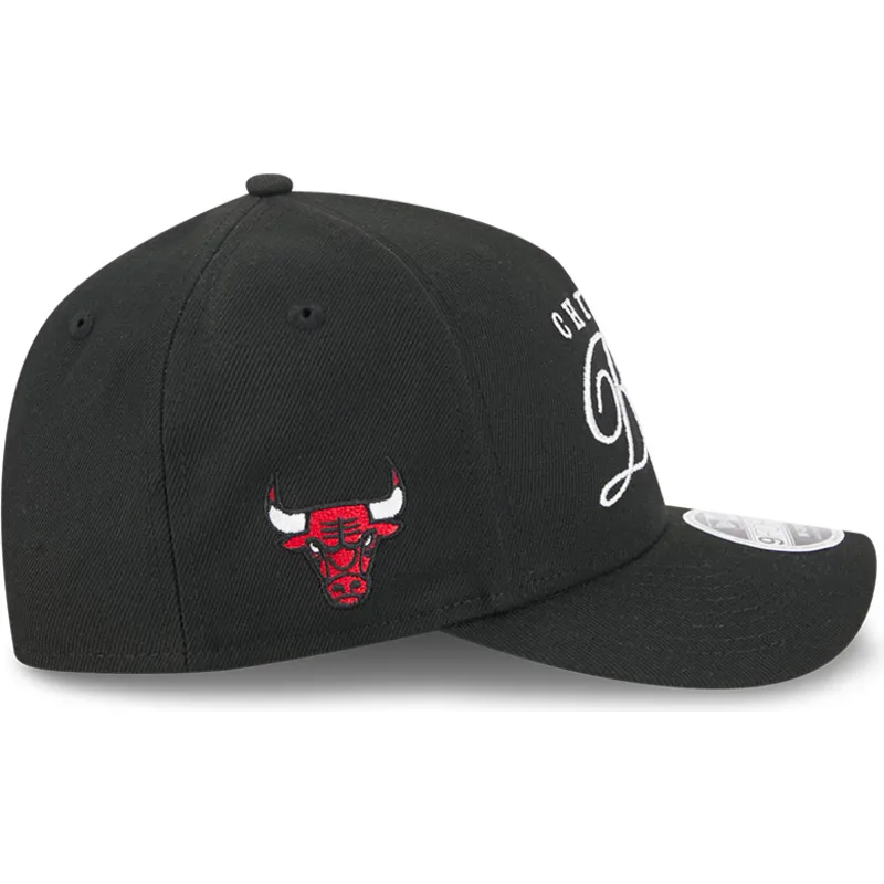 shapka-izvita-cherna-snapbek-9forty-m-crown-draft-2025-na-chicago-bulls-nba-ot-new-era
