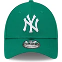 new-era-new-york-yankees-mlb-9forty-league-essential-gron-justerbar-kvindekasket-med-buet-skygge