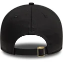 schwarze-verstellbare-9forty-curved-cap-badge-von-new-era