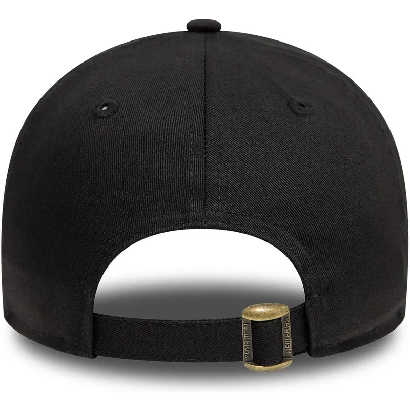 schwarze-verstellbare-curved-cap-9forty-badge-von-new-era