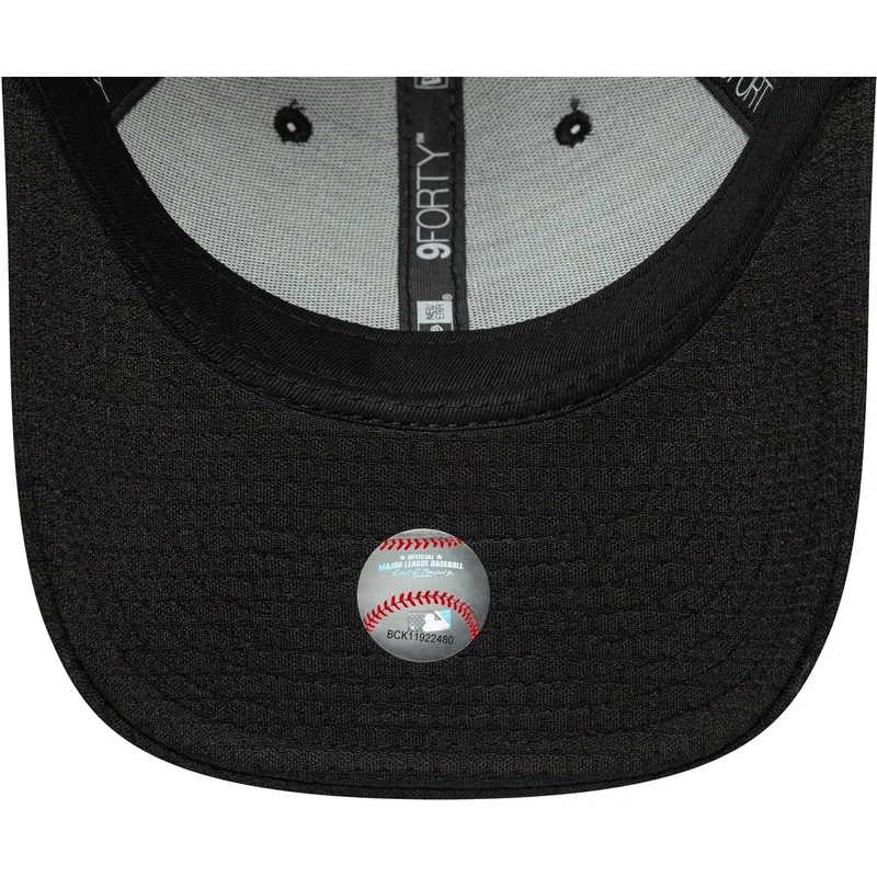 shapka-izvita-cherna-snapbek-9forty-flawless-mesh-na-new-york-yankees-mlb-ot-new-era