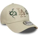 beige-verstellbare-kappe-mit-gebogenem-schirm-und-beigem-logo-9forty-icon-dragon-der-los-angeles-dodgers-mlb-von-new-era