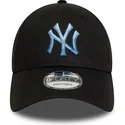 shapka-izvita-cherna-reguliruem-9forty-ombre-infill-na-new-york-yankees-mlb-ot-new-era