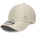 gorra-curva-beige-ajustable-con-logo-beige-9forty-tonal-flawless-de-new-york-yankees-mlb-de-new-era