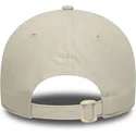 gorra-curva-beige-ajustable-con-logo-beige-9forty-tonal-flawless-de-new-york-yankees-mlb-de-new-era