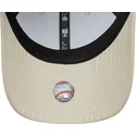 beige-justerbar-buet-kasket-med-beige-logo-9forty-tonal-flawless-fra-new-york-yankees-mlb-fra-new-era