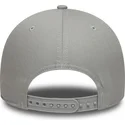 graue-gebogene-snapback-kappe-9forty-core-von-ufc-ultimate-fighting-championship-von-new-era