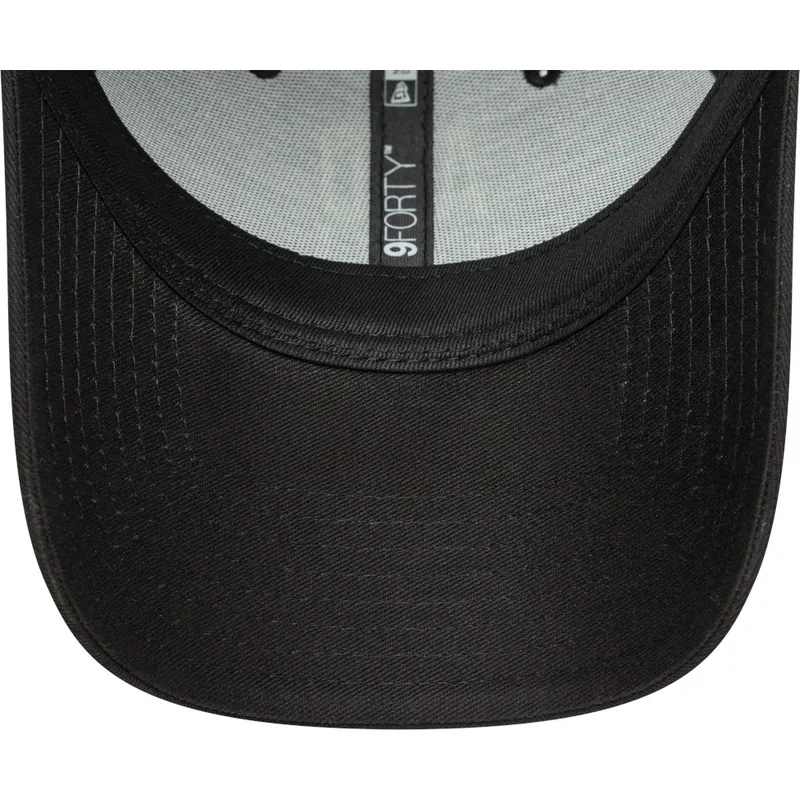 justerbar-sort-buet-kasket-9forty-metallic-champ-fra-ufc-ultimate-fighting-championship-and-still-fra-new-era