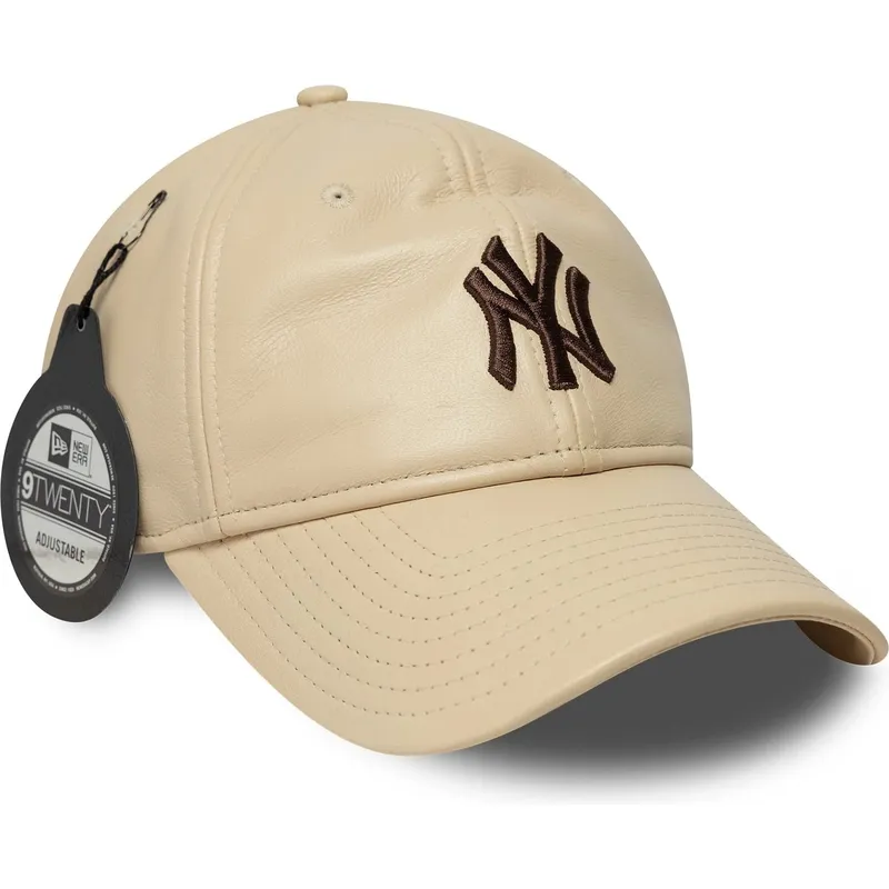 beige-justerbar-buet-kasket-med-brunt-logo-9twenty-leather-new-york-yankees-mlb-fra-new-era