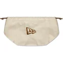 shapka-izvita-bezhov-reguliruema-marron-9twenty-leather-na-new-york-yankees-mlb-ot-new-era