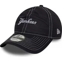 shapka-izvita-tmnosin-reguliruema-9twenty-contrast-stitch-na-new-york-yankees-mlb-ot-new-era