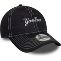 marinebla-justerbar-kurvet-kasket-9twenty-contrast-stitch-fra-new-york-yankees-mlb-fra-new-era