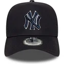shapka-izvita-traker-tmnosin-snapbek-a-frame-outline-na-new-york-yankees-mlb-ot-new-era