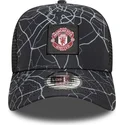 shapka-izvita-cherna-snapbek-a-frame-all-over-print-na-manchester-united-football-club-premier-league-ot-new-era