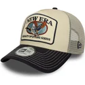 new-era-a-frame-animal-patch-trucker-cap-in-beige-und-marineblau-mit-entenmotiv