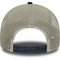 new-era-a-frame-animal-patch-trucker-cap-in-beige-und-marineblau-mit-entenmotiv