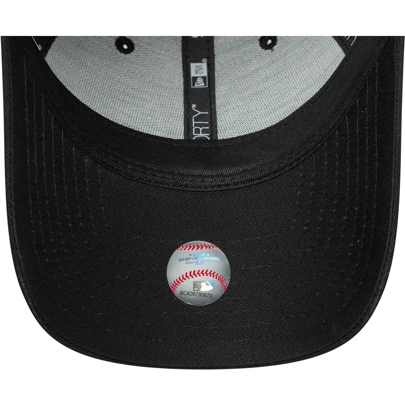 shapka-izvita-cherna-reguliruem-9forty-leopard-infill-na-new-york-yankees-mlb-ot-new-era