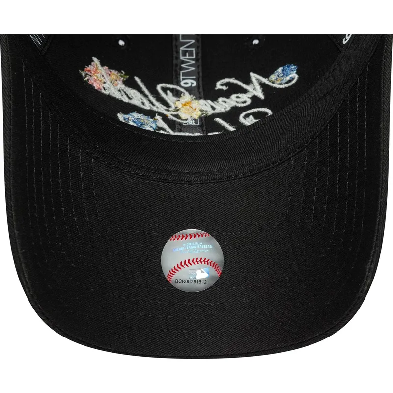 new-era-new-york-yankees-mlb-9forty-floral-script-sort-justerbar-kvindekasket-med-buet-skygge