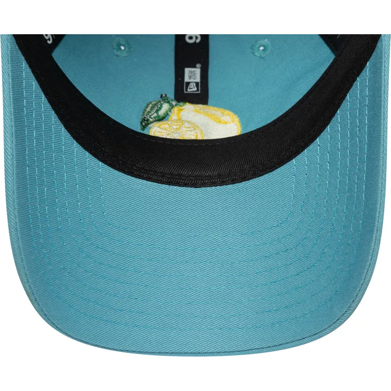 justerbar-bla-buet-kasket-til-kvinder-9twenty-phrase-profumo-d-estate-fra-new-era