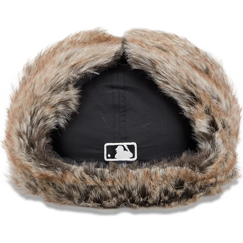 shapka-ploska-cherna-prilepnala-59fifty-winter-dog-ear-na-new-york-yankees-mlb-ot-new-era