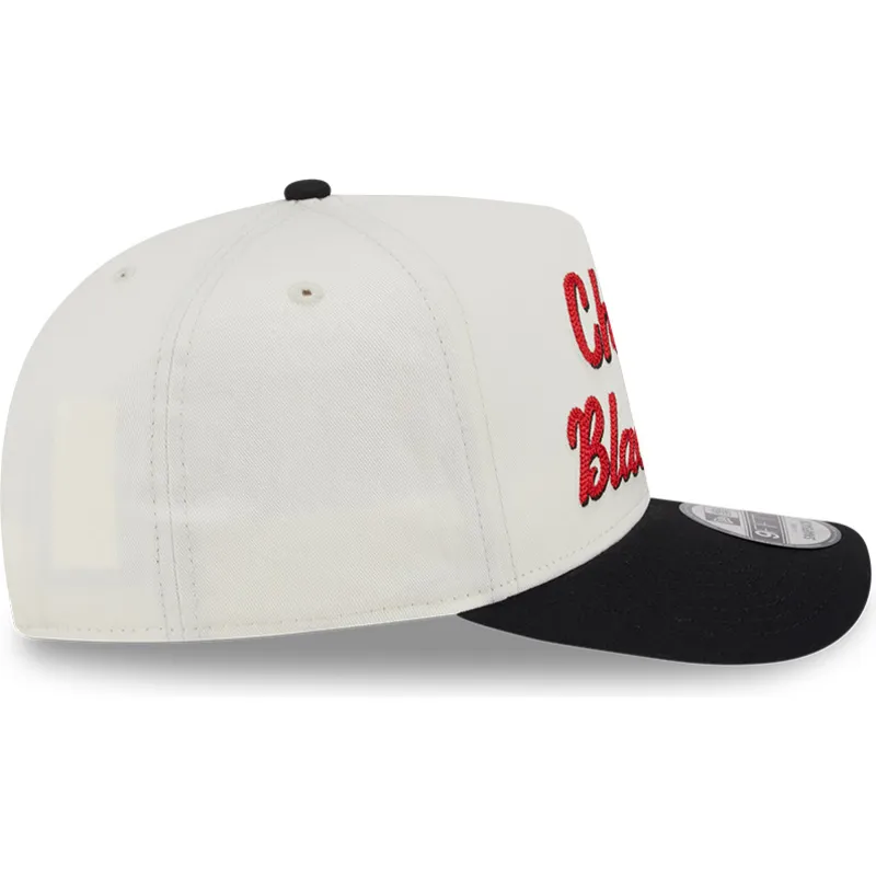 beige-und-schwarze-gebogene-snapback-kappe-9fifty-a-frame-chainstitch-der-chicago-blackhawks-nhl-von-new-era