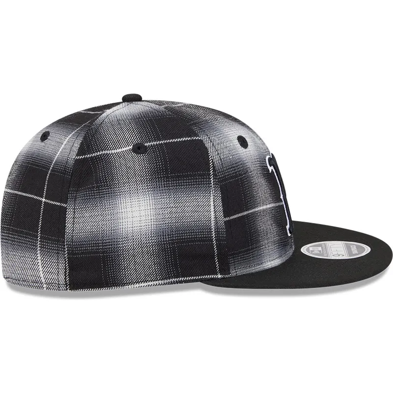 shapka-ploska-cherna-snapbek-9fifty-retro-crown-plaid-na-boston-red-sox-mlb-ot-new-era