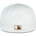 shapka-ploska-kafyav-prilepnala-59fifty-chrome-toast-side-patch-na-new-york-yankees-mlb-ot-new-era