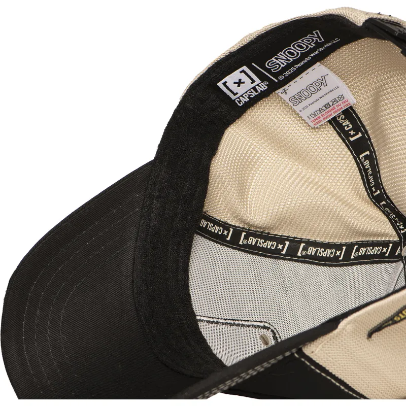 sort-og-beige-trucker-kasket-med-snoopy-og-emilio-pea6-naw6-peanuts-fra-capslab