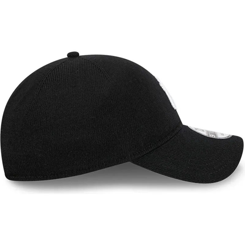 shapka-izvita-cherna-reguliruema-9twenty-merino-wool-yarn-na-new-york-yankees-mlb-ot-new-era shapka-izvita-cherna-reguliruema-9twenty-merino-wool-yarn-na-new-york-yankees-mlb-ot-new-era