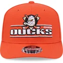shapka-izvita-oranzhev-snapbek-9seventy-stretch-snap-stated-na-anaheim-ducks-nhl-ot-new-era