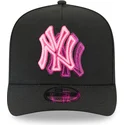 shapka-izvita-cherna-snapbek-9fifty-a-frame-neon-na-new-york-yankees-mlb-ot-new-era