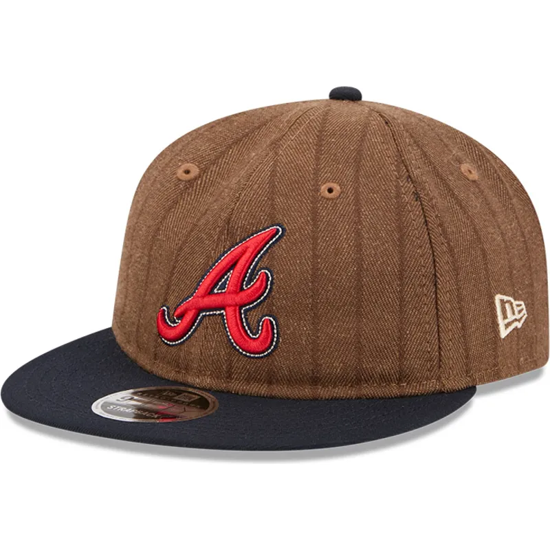 braune-und-marineblaue-verstellbare-flache-kappe-9fifty-retro-crown-wool-pinstripe-der-atlanta-braves-mlb-von-new-era