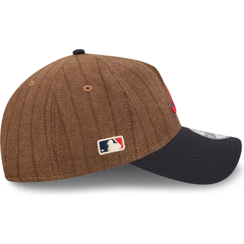 braune-und-marineblaue-verstellbare-curved-cap-9twenty-a-frame-wool-pinstripe-der-atlanta-braves-mlb-von-new-era