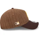 brun-justerbar-kurvet-kasket-9twenty-a-frame-wool-pinstripe-fra-san-diego-padres-mlb-fra-new-era