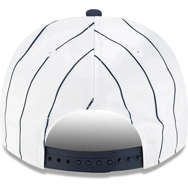 hvid-og-marinebla-buet-kasket-snapback-9fifty-a-frame-satin-pinstripe-fra-boston-red-sox-mlb-fra-new-era