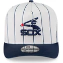 shapka-izvita-byala-snapbek-9fifty-a-frame-satin-pinstripe-na-chicago-white-sox-mlb-ot-new-era