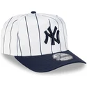 weisse-und-marineblaue-gebogene-snapback-kappe-9fifty-a-frame-satin-pinstripe-der-new-york-yankees-mlb-von-new-era