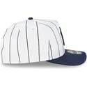 shapka-izvita-byala-snapbek-9fifty-a-frame-satin-pinstripe-na-new-york-yankees-mlb-ot-new-era