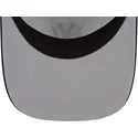 shapka-izvita-byala-snapbek-9fifty-a-frame-satin-pinstripe-na-new-york-yankees-mlb-ot-new-era
