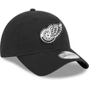 sort-justerbar-9twenty-stamp-kasket-med-buet-skygge-fra-detroit-red-wings-nhl-fra-new-era