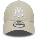 shapka-izvita-bezhov-snapbek-9forty-melton-wool-na-new-york-yankees-mlb-ot-new-era