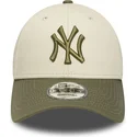 shapka-izvita-mnogocveten-reguliruem-9forty-side-patch-na-new-york-yankees-mlb-ot-new-era