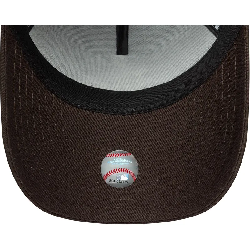 shapka-izvita-kafyav-snapbek-9forty-e-frame-side-patch-na-los-angeles-dodgers-mlb-ot-new-era