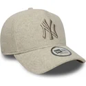 beige-gebogene-snapback-kappe-mit-beige-logo-9forty-e-frame-melton-der-new-york-yankees-mlb-von-new-era