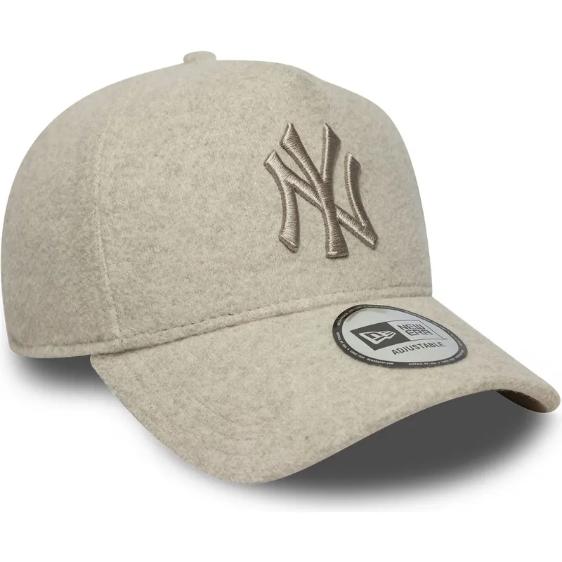 beige-buet-kasket-snapback-med-beige-logo-9forty-e-frame-melton-fra-new-york-yankees-mlb-fra-new-era