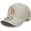beige-gebogene-snapback-kappe-mit-beigem-logo-9forty-e-frame-tonal-icon-der-los-angeles-dodgers-mlb-von-new-era