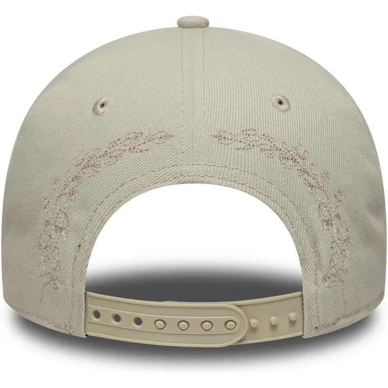 beige-buet-kasket-snapback-med-beige-logo-9forty-e-frame-tonal-icon-fra-los-angeles-dodgers-mlb-fra-new-era