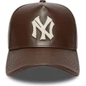 casquette-courbee-marron-ajustable-9forty-e-frame-img-leather-new-york-yankees-mlb-new-era