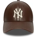 braune-verstellbare-curved-cap-9forty-m-crown-img-leather-der-new-york-yankees-mlb-von-new-era